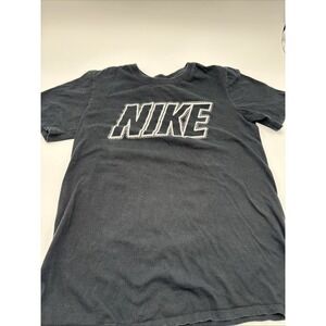 The Nike Tshirt Women's Size Small Raised Log On Front Athletic Cut‎ 100% Cotton